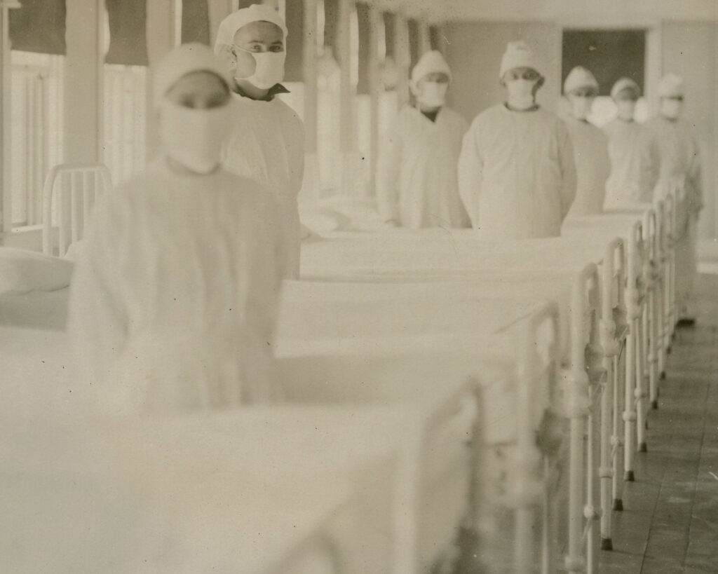 Nurses in hospital for Spanish Flu